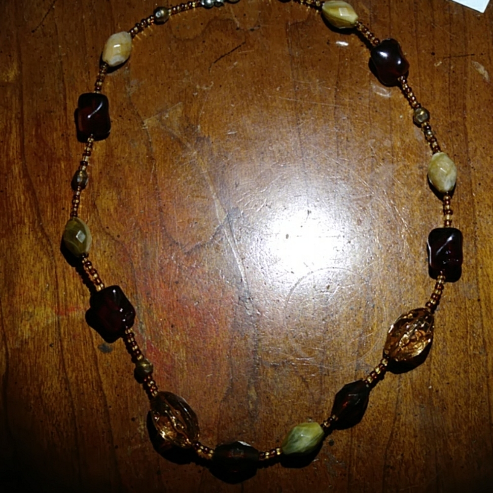 Nwot Brown beaded necklace